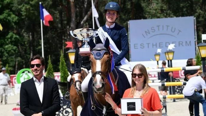 Amateur-gold-tour-Claire-Priou-2022