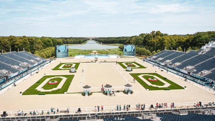 Carrière d'équitation au parc du château de Versailles - 2024