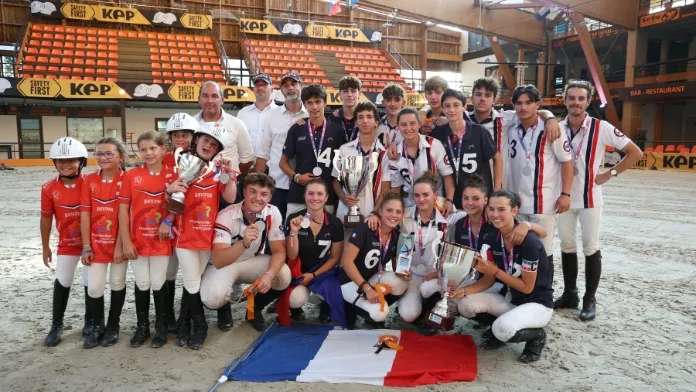 2 médailles d’argent aux championnats d’Europe U16 et U21 de horse-ball