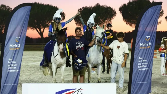 LOIRE - SCHTROUMPFETTE, C E DE LA ROCHE (42)  ALEXIE CORGIE MASSON & QUALICE DE L'ETIVANT ADÈLE DE VAUX & ULTIME DES CIBAUDES Coach : EMMANUELLE ARNONE La soirée des champions, une nouveauté appréciée lors des championnats de France d’équitation Poneys et Clubs