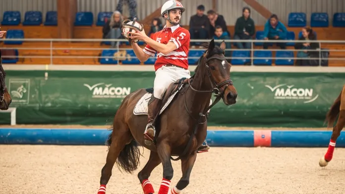 Horse-ball à Mâcon crédit Comm'on By Tiffou