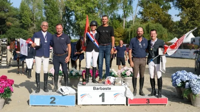 Championnats de France Majors saut d'obstacles podium crédit Melissa Mula