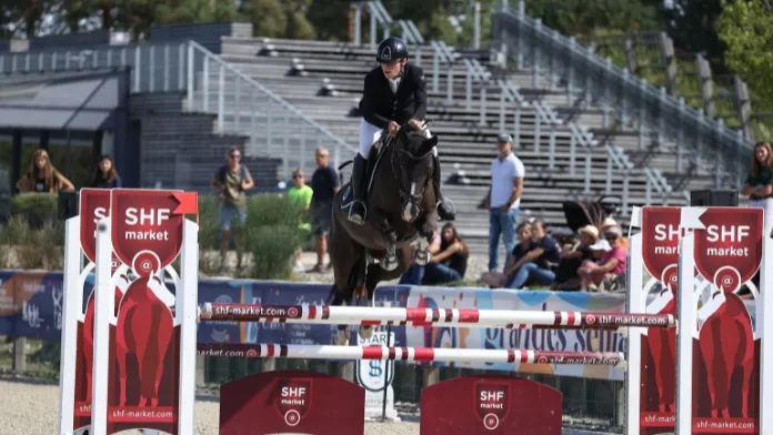 Maguy d’Ecaussinnes en or chez les poneys 