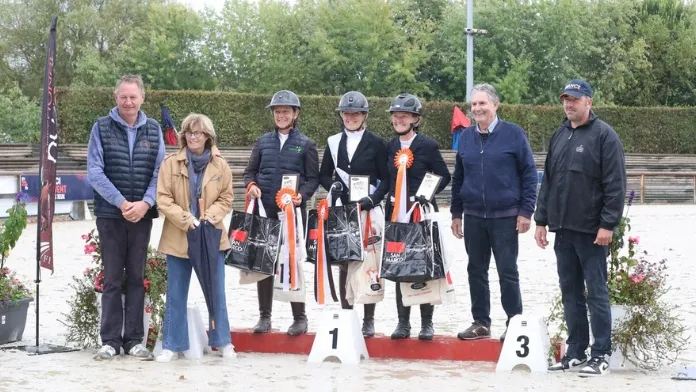 Podium National Hunter étape Deauville crédit Pixels Events