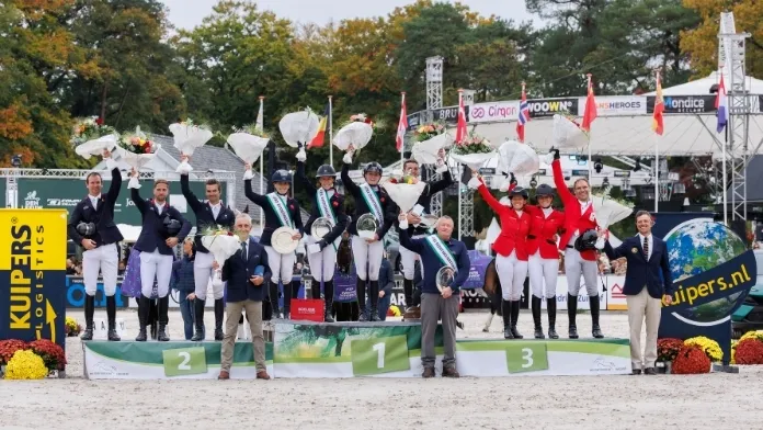 Podium Coupes des nations FEI concours complet credit Libby Law Photography
