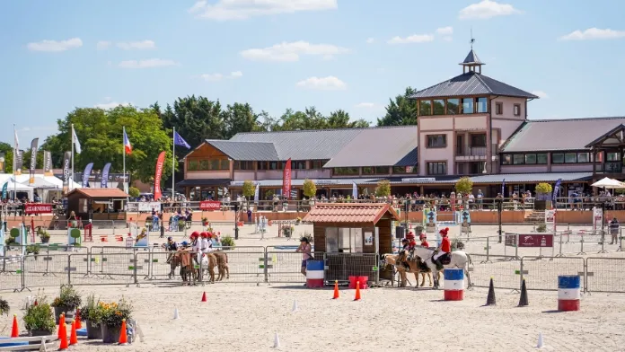 Parc équestre fédéral crédit FFE-CB